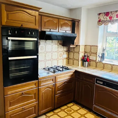 Unwind In Comfort At Cosy Caradus Your 4 Bedroom Sweet Home!