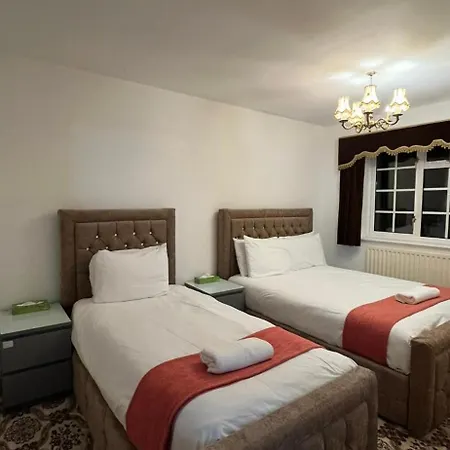 Villa Unwind In Comfort At Cosy Caradus Your 4 Bedroom Sweet Home! Birmingham