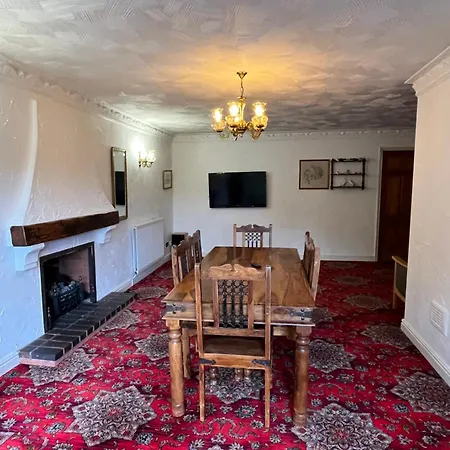 Unwind In Comfort At Cosy Caradus Your 4 Bedroom Sweet Home!